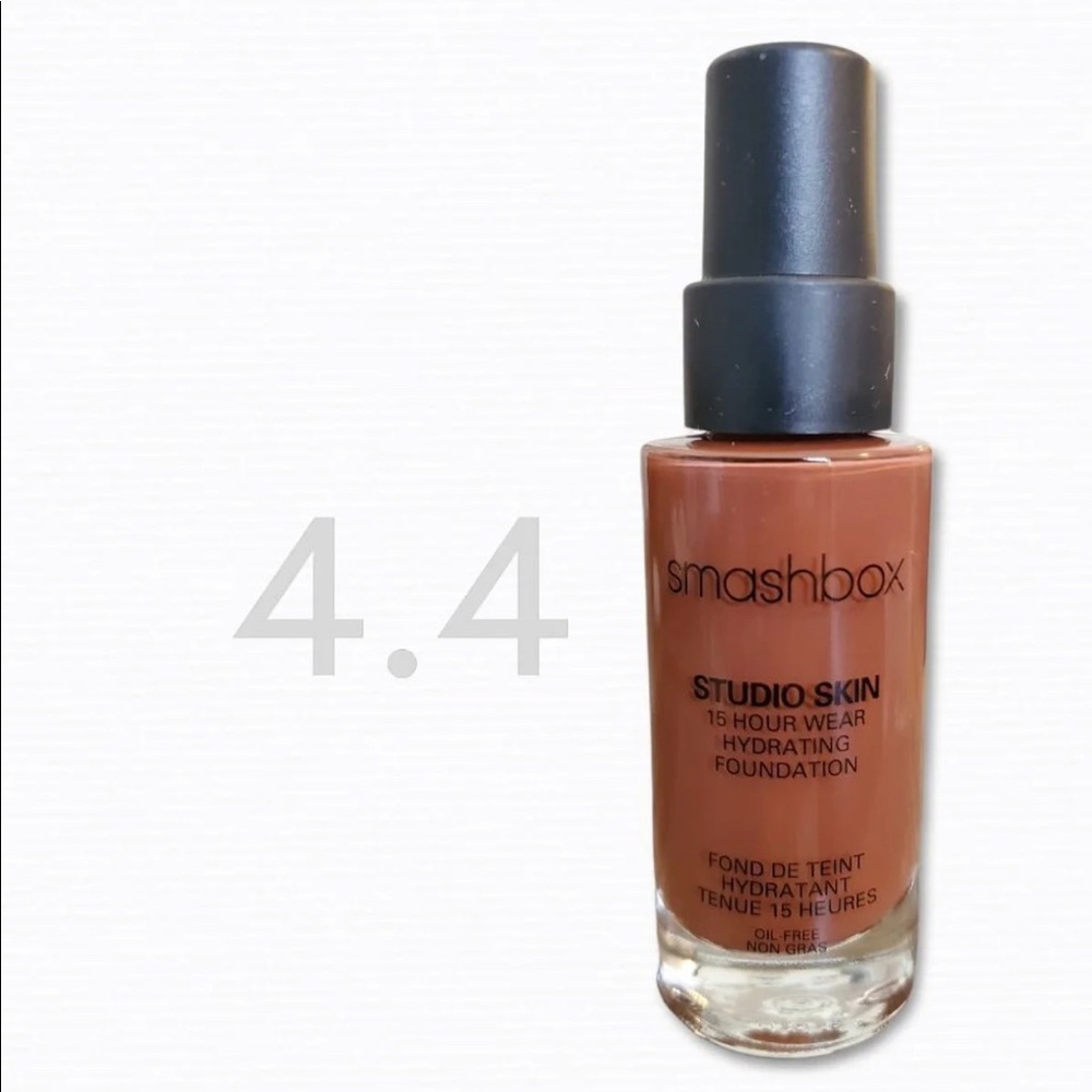 Smashbox Studio Skin Foundation Oil Free 4.4 - DEEP WITH COOL/REDDISH UNDERTONE
